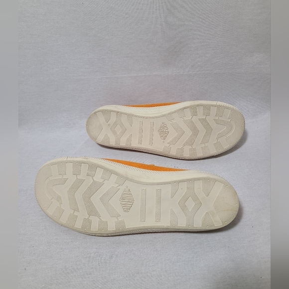 Palladium shoes- Size 9.5 womens - Picture 4 of 5